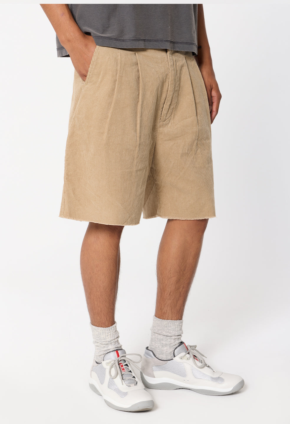 Club Corduroy Shorts / Tan