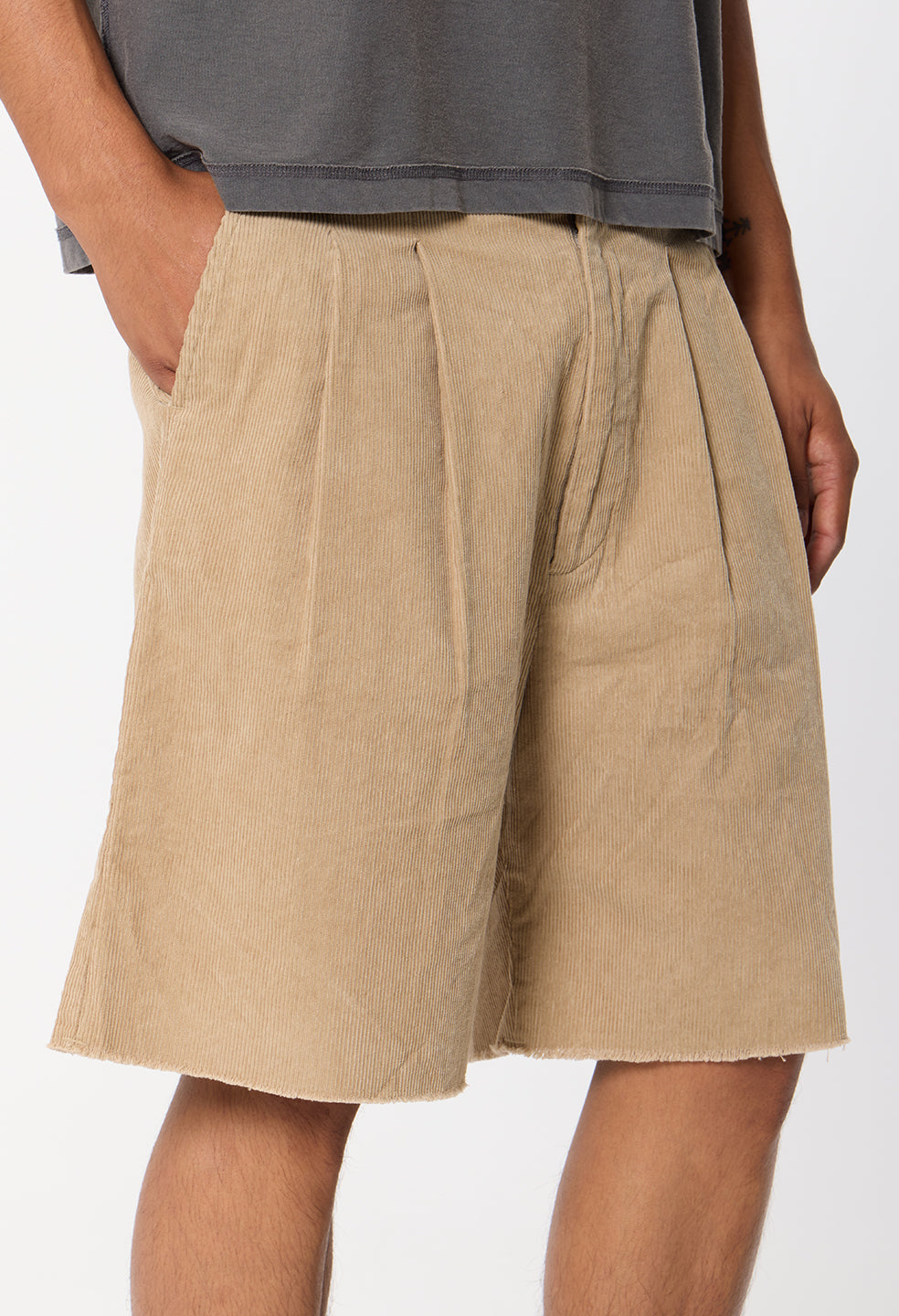 Club Corduroy Shorts / Tan